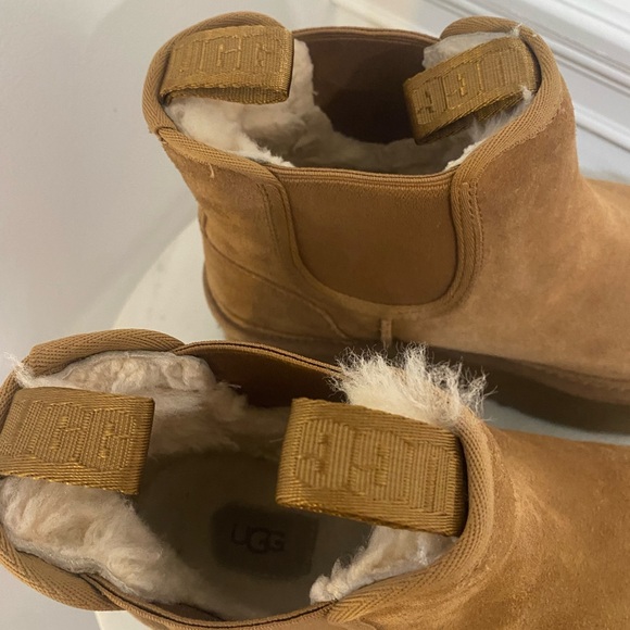 Platform Ugg Boots - Picture 4 of 5